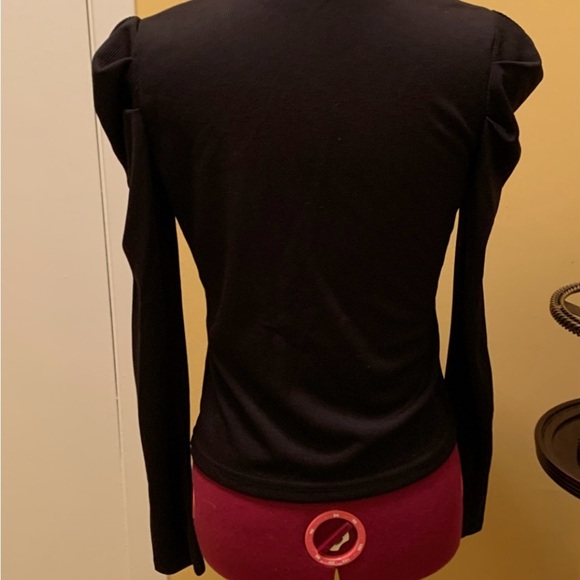 Women's Solid Color Woven V-neck Long Sleeve Top w/ button front - Picture 5 of 10